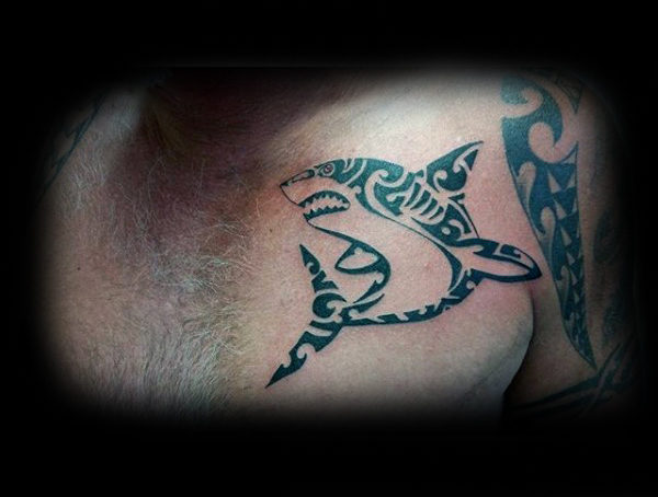 tatuaje tiburon tribal 75