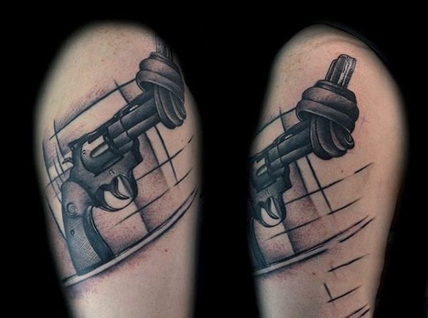 tatuaje pistola 94