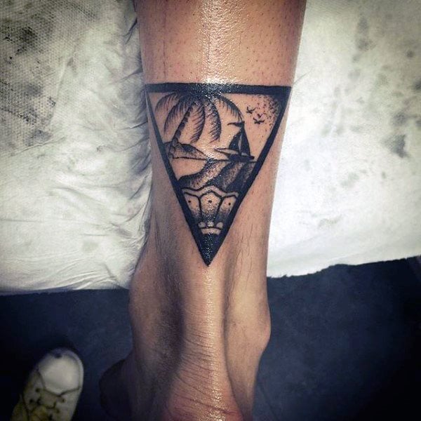 tatuaje triangulo 112