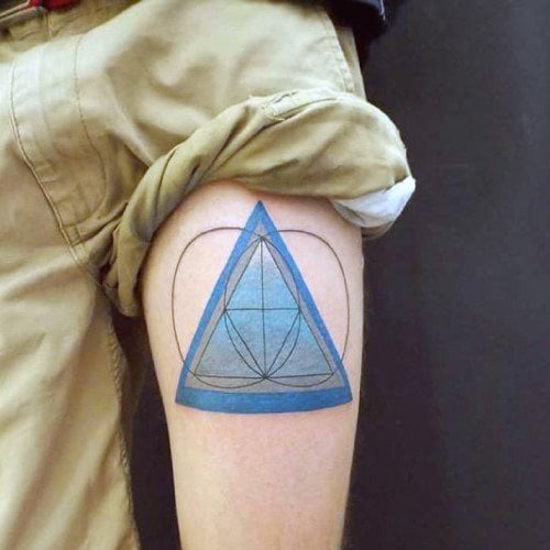 tatuaje triangulo 13