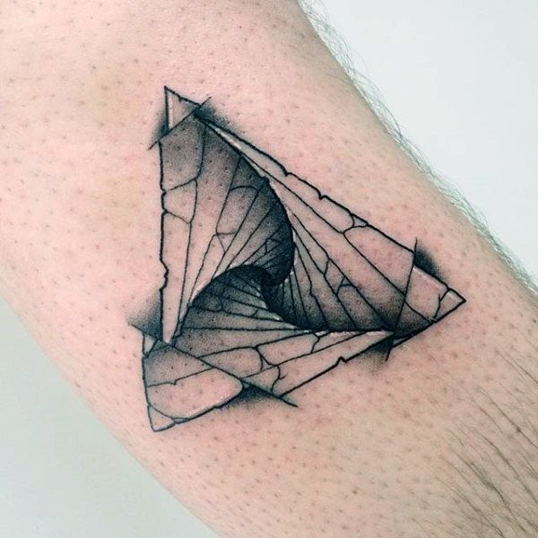 tatuaje triangulo 205