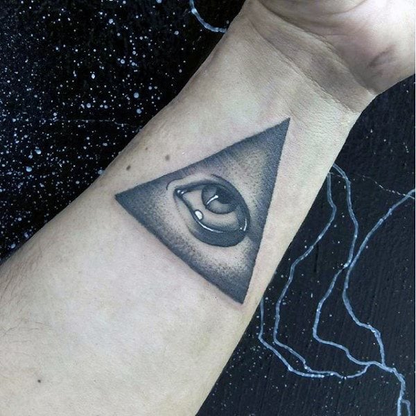 tatuaje triangulo 211