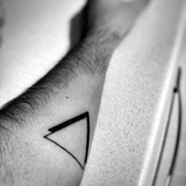tatuaje triangulo 214