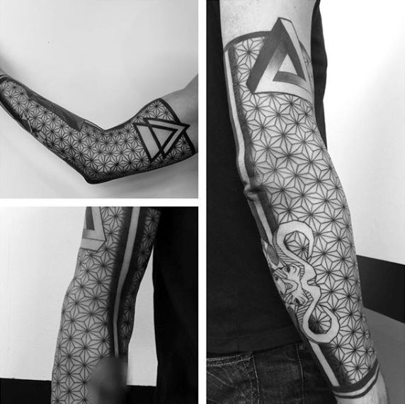 tatuaje triangulo 217