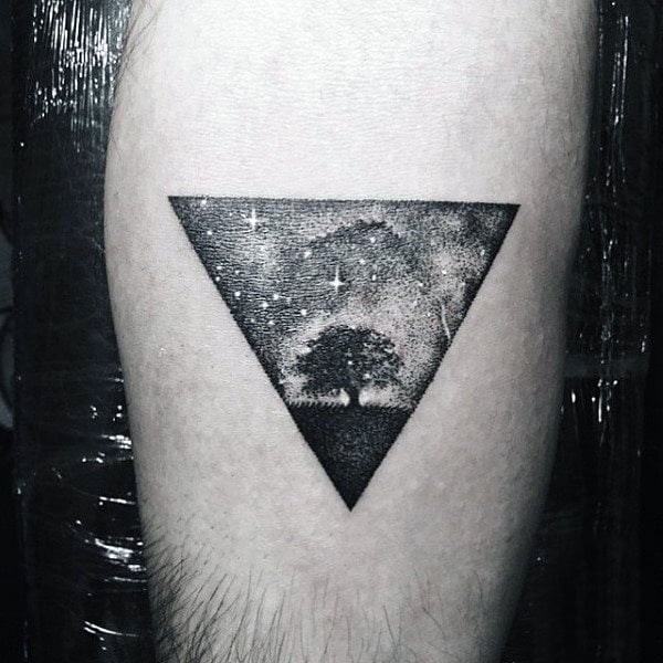 tatuaje triangulo 241