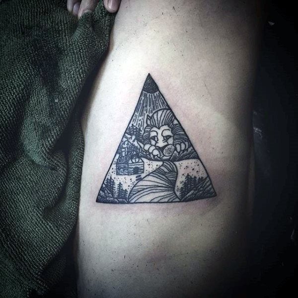 tatuaje triangulo 247