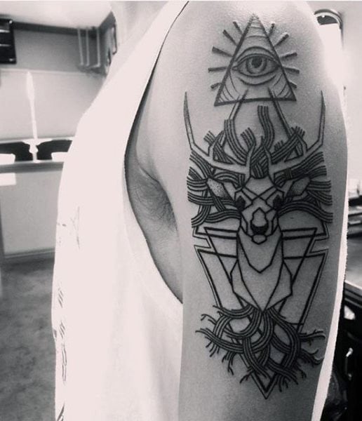 tatuaje triangulo 37