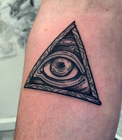 tatuaje triangulo 46