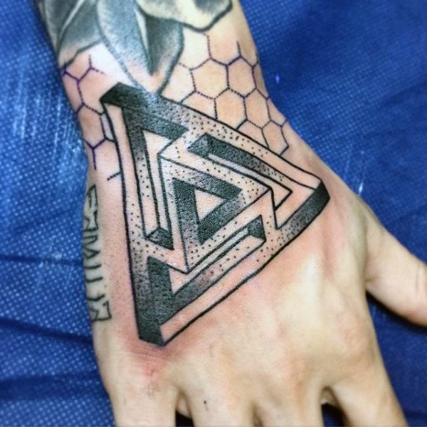 tatuaje triangulo 61