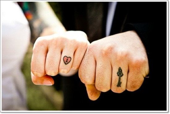 tatuaje anillo 460
