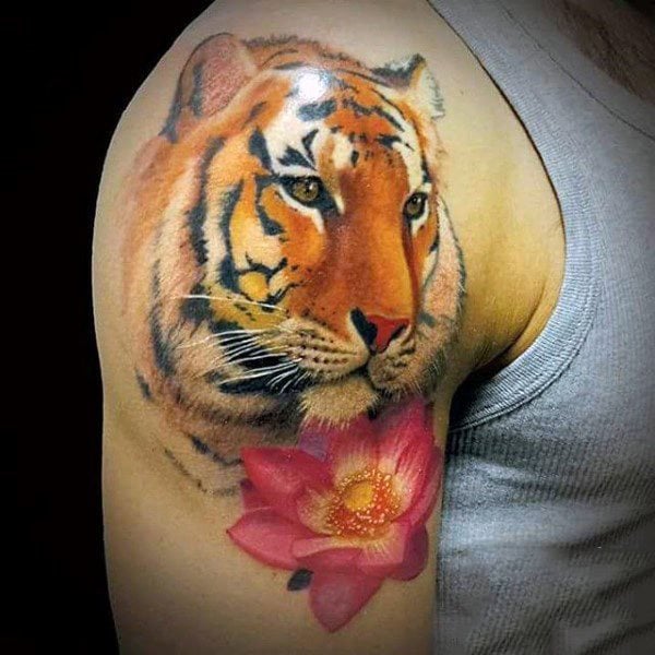 tatuaje flor de loto 202