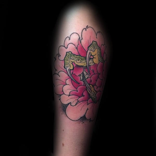 tatuaje flor de loto 40