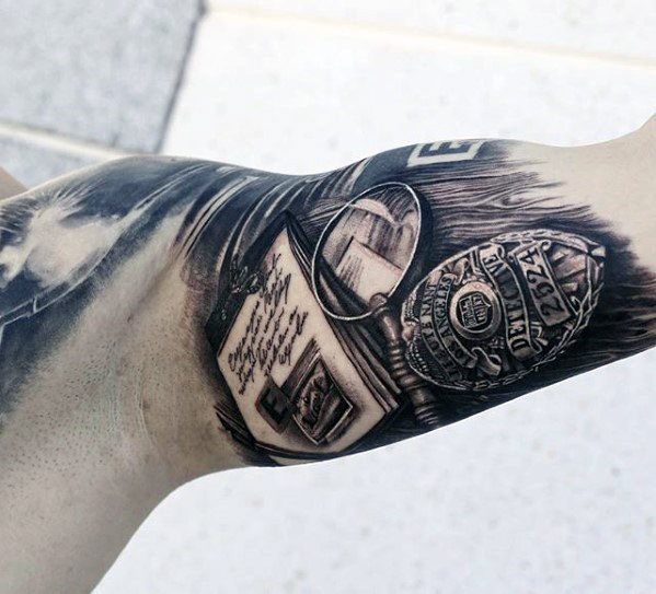 tatuaje policia 50