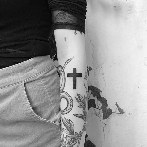 tatuaje cruz 552