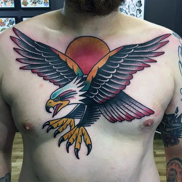 El tatuaje de águila en el pecho: Significados y diseños para hombre y mujer