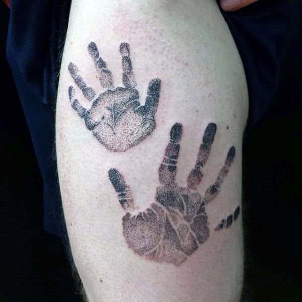 tatuaje huellas de manos 09