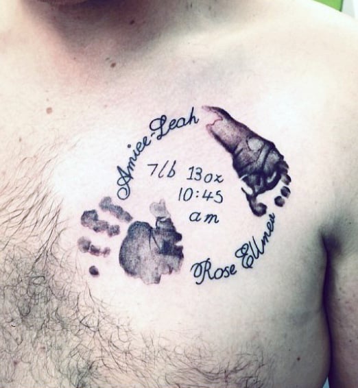 tatuaje huellas de manos 105