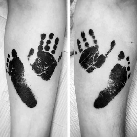 tatuaje huellas de manos 11