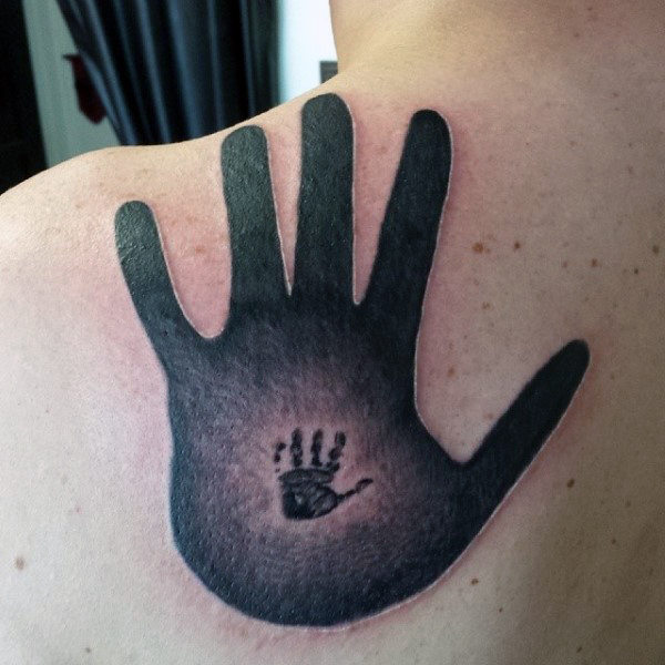 tatuaje huellas de manos 27