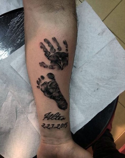 tatuaje huellas de manos 29