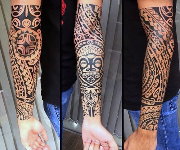 Tatuaje tribal en el antebrazo