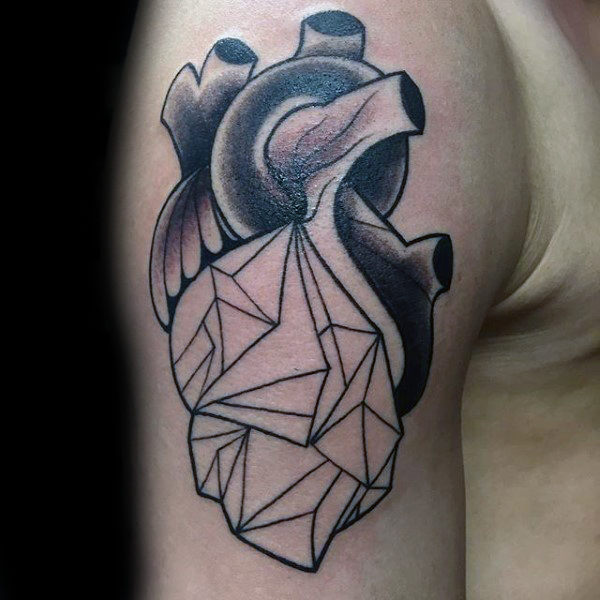 tatuaje corazon geometrico 31