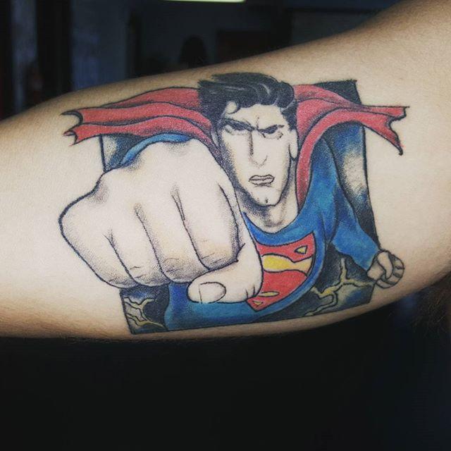 tatuaje superman 57