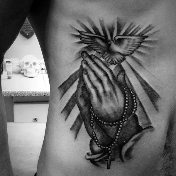 tatuaje manos rezando 351