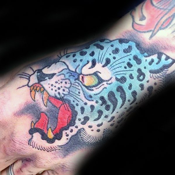 tatuaje leopardo nieves 17