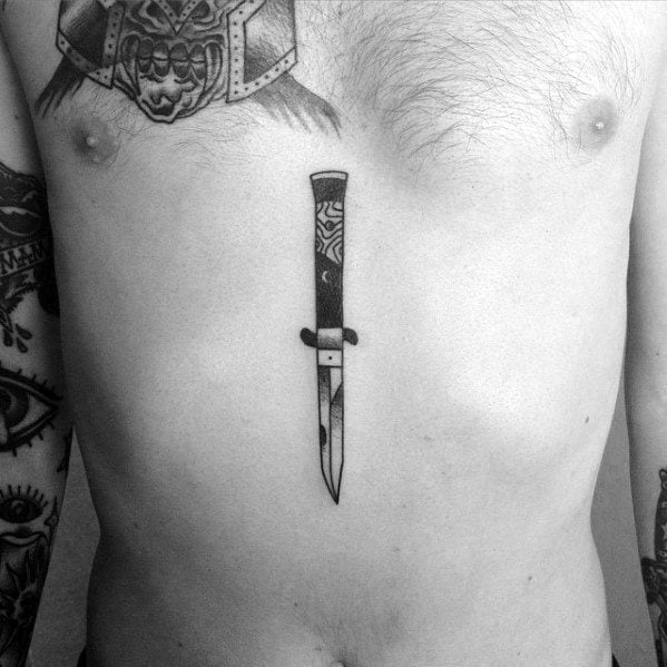 Tatuaje de navaja: Como cortar con lo viejo y prepararse para lo nuevo