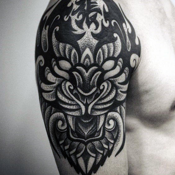 Tatuaje de tigre tribal