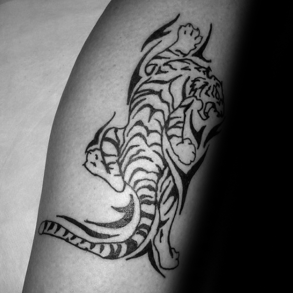 tatuaje tigre tribal 13