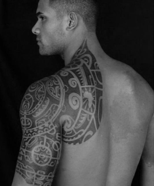 tatuaje tribal espalda 45