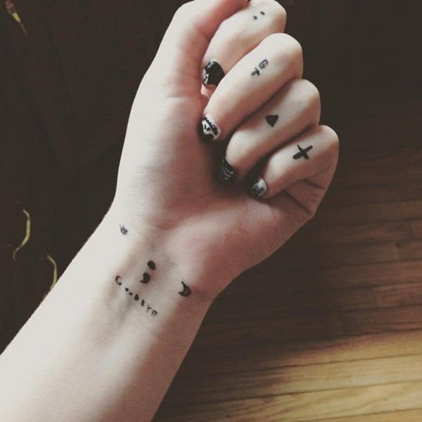 tatouage filles 337