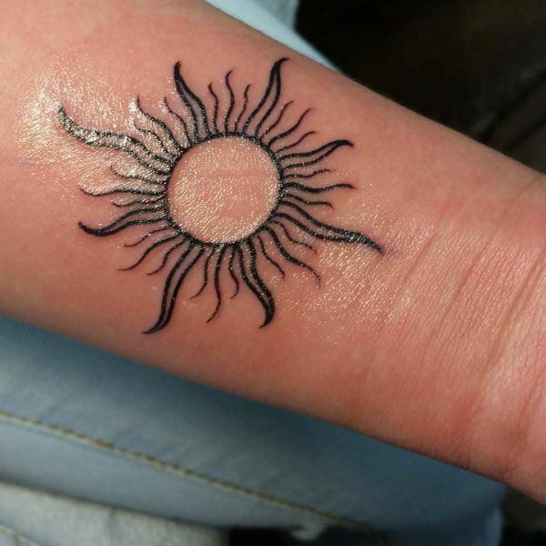 tatouage soleil 152