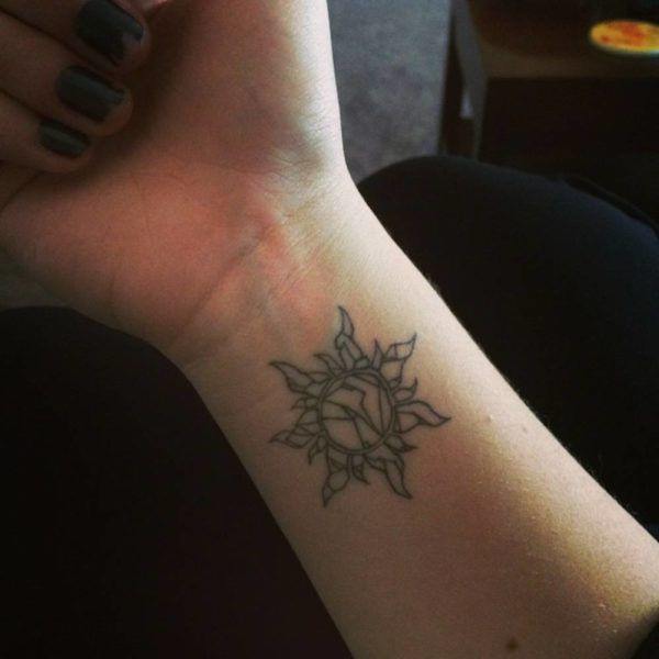 tatouage soleil 167