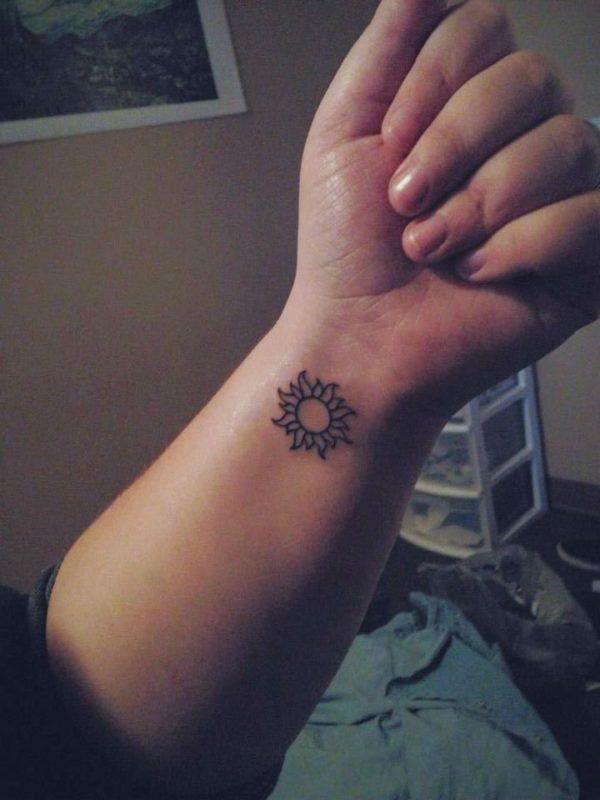 tatouage soleil 224
