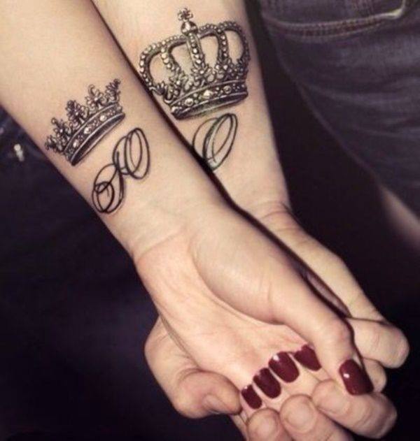 Rei e rainha. Masculino e feminino. Casal.  Coordonnées tatouage, Modèles  tatouage couple, Tatouages femmes
