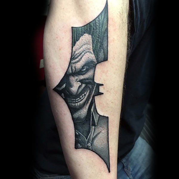 tatouage batman 115