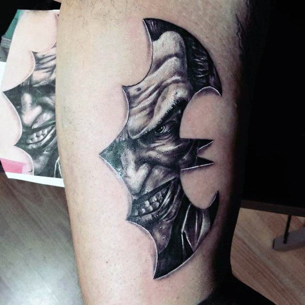 tatouage batman 95