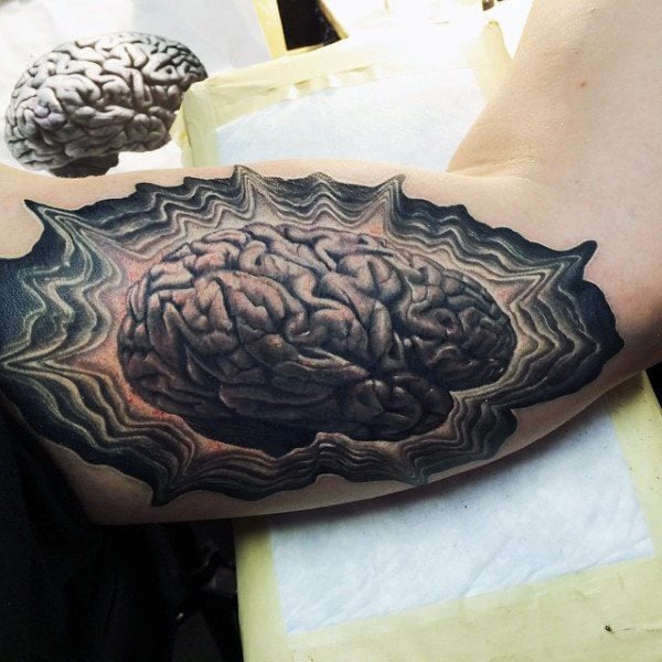 tatouage cerveau 81