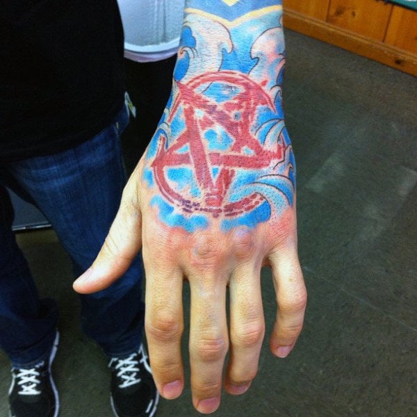 tatouage etoile pentagramme 133