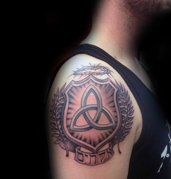 tatouage symbole de la triquetra 45