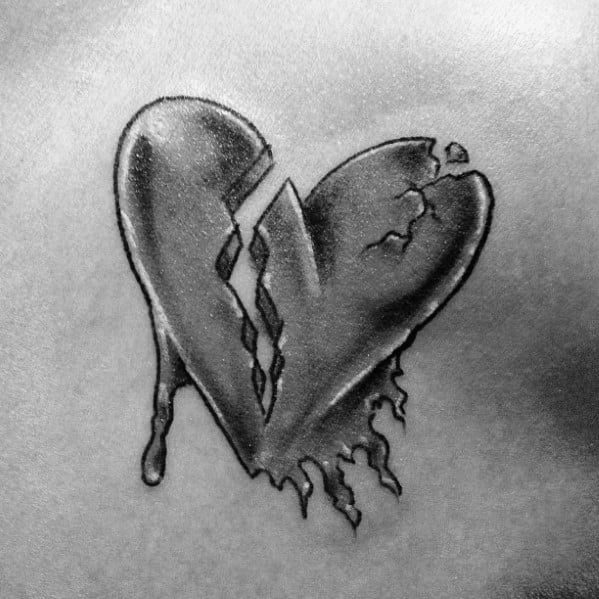 tatouage coeur brise 24