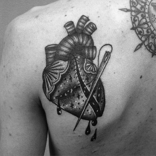 tatouage coeur brise 68
