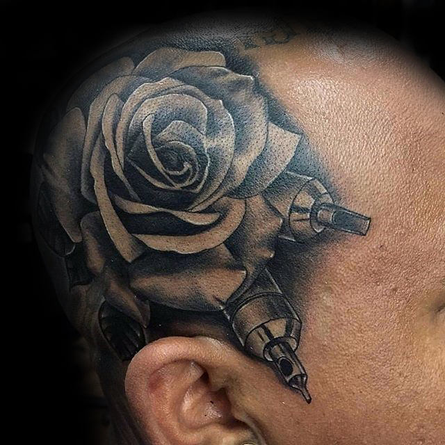 tatouage rose noire 85
