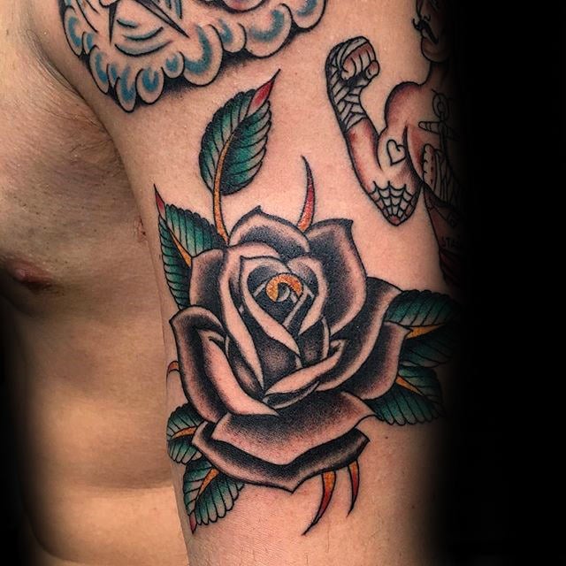 tatouage rose noire 97