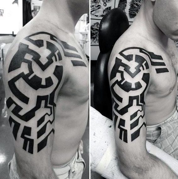 tatouage bras tribal 157