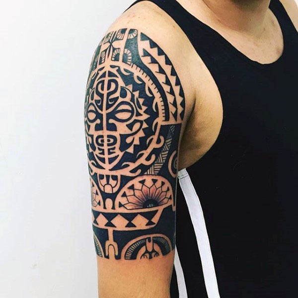 tatouage bras tribal 45