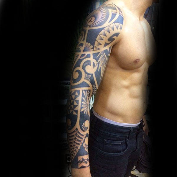 tatouage bras tribal 49